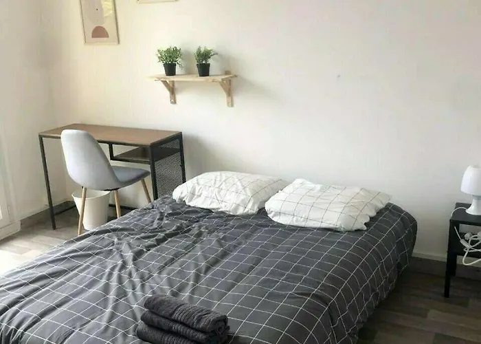 Apartment Private - Shared Tram A-v1-4 *