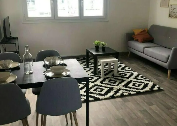 Private - Shared Tram A-v1-4 Apartment Merignac (Gironde)